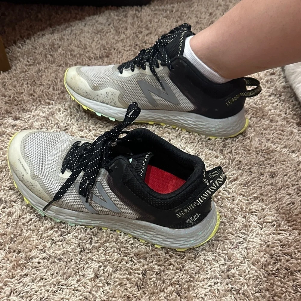 New Balance women Black and Gray Sneakers size 9